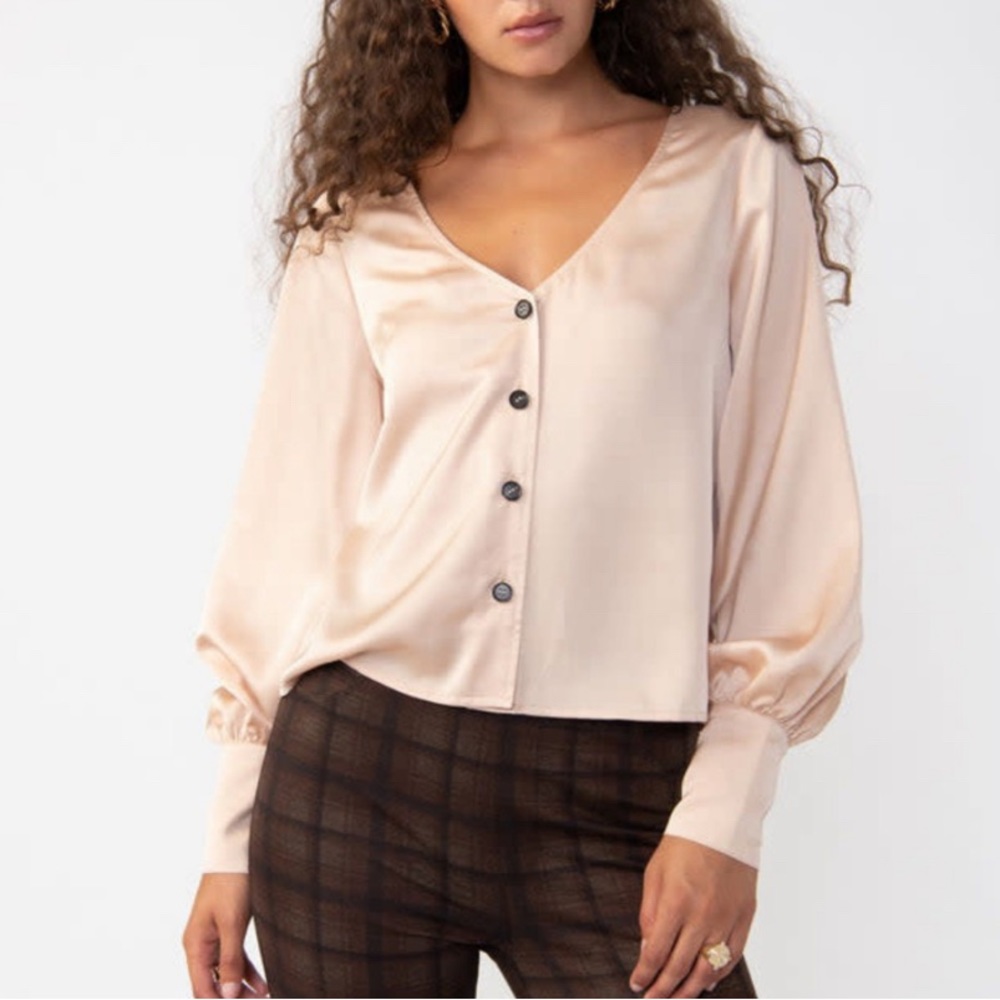 NWT Sanctuary Extended Long Sleeve Satin Neutral Blouse Vintage Style Small S